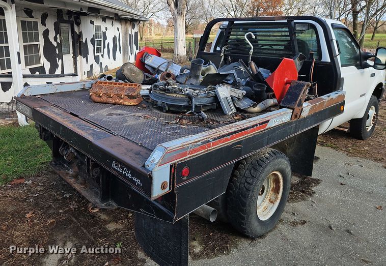 image for item EO4841 2004 Ford F350 bale bed pickup truck