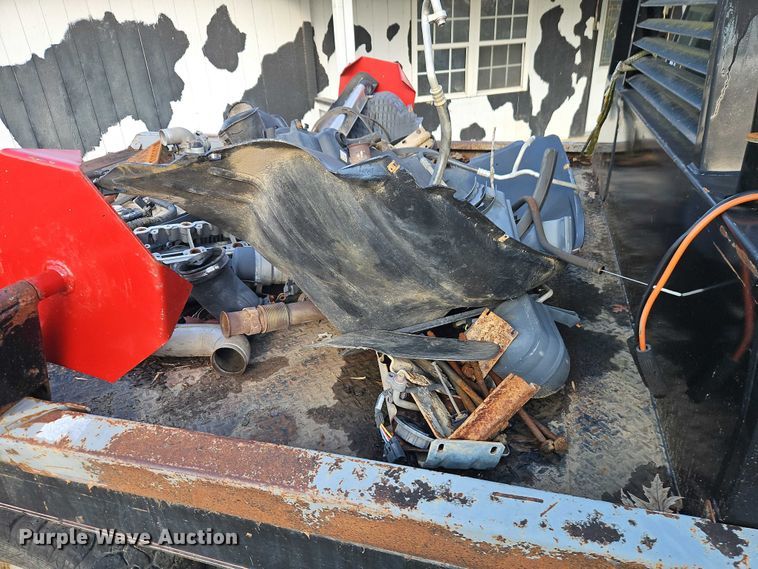 image for item EO4841 2004 Ford F350 bale bed pickup truck