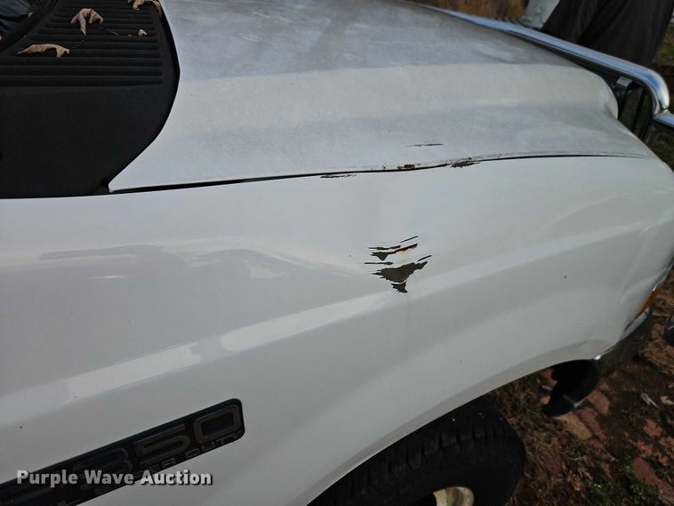 image for item EO4841 2004 Ford F350 bale bed pickup truck