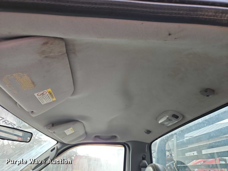 image for item EO4841 2004 Ford F350 bale bed pickup truck