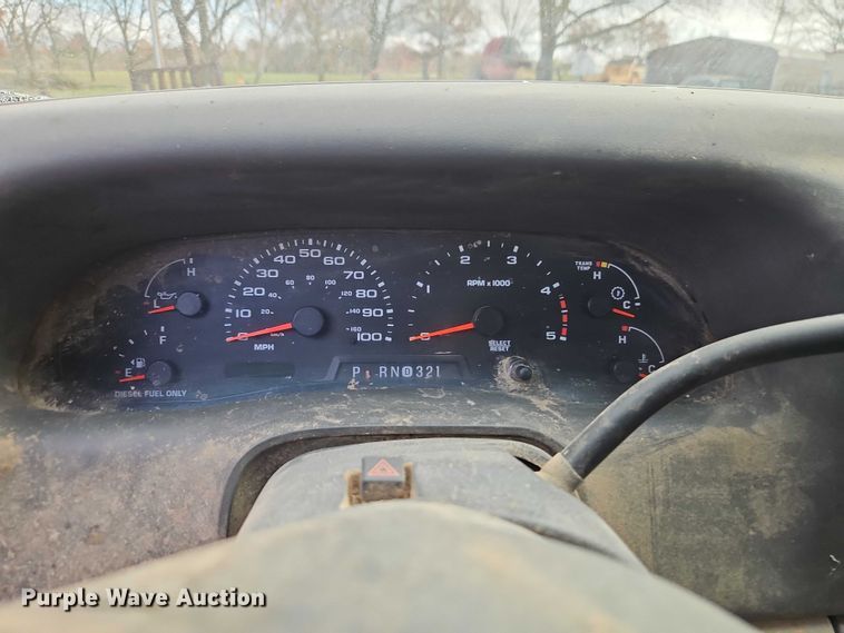 image for item EO4841 2004 Ford F350 bale bed pickup truck