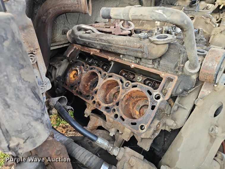 image for item EO4841 2004 Ford F350 bale bed pickup truck