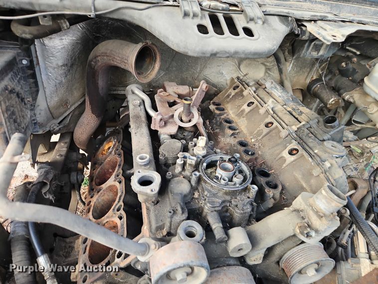 image for item EO4841 2004 Ford F350 bale bed pickup truck