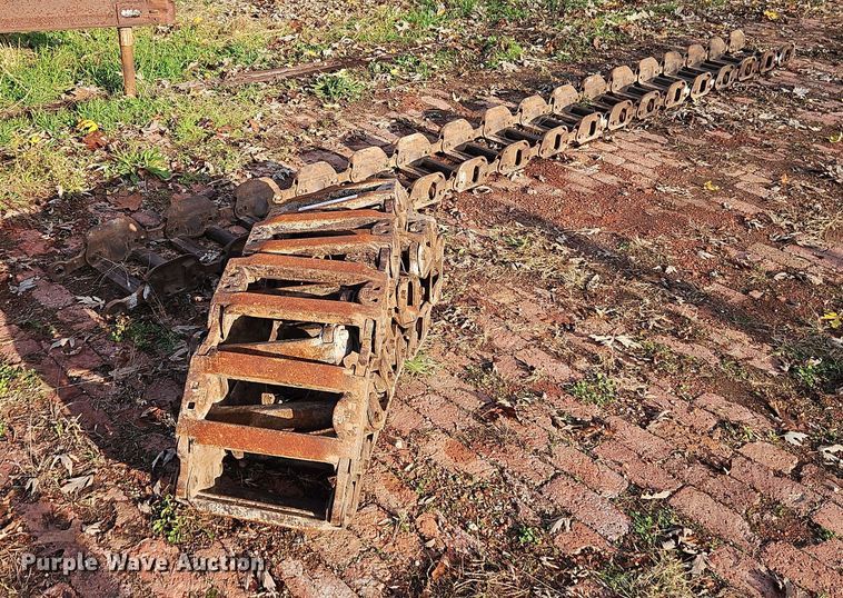 image for item EO4843 Over the tire skid steer tracks