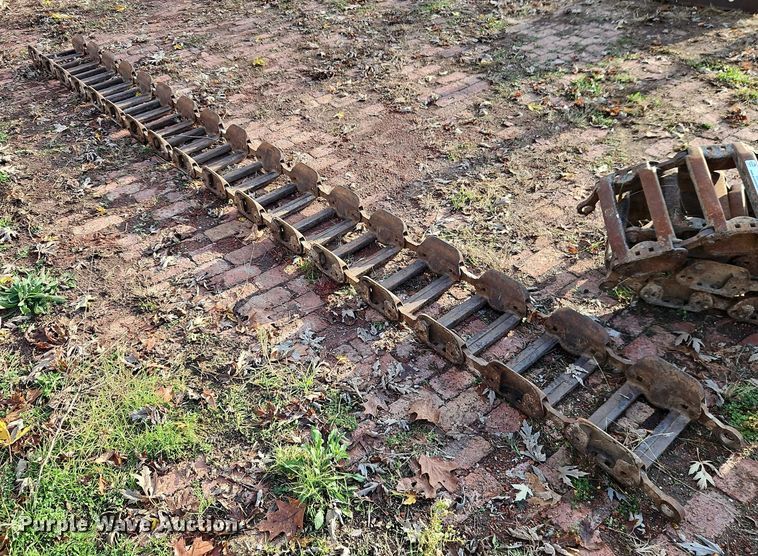 image for item EO4843 Over the tire skid steer tracks