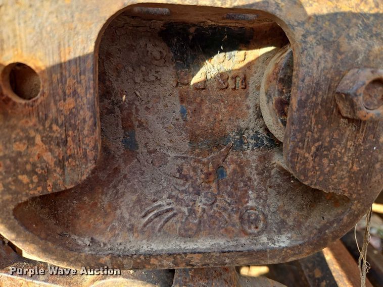 image for item EO4843 Over the tire skid steer tracks