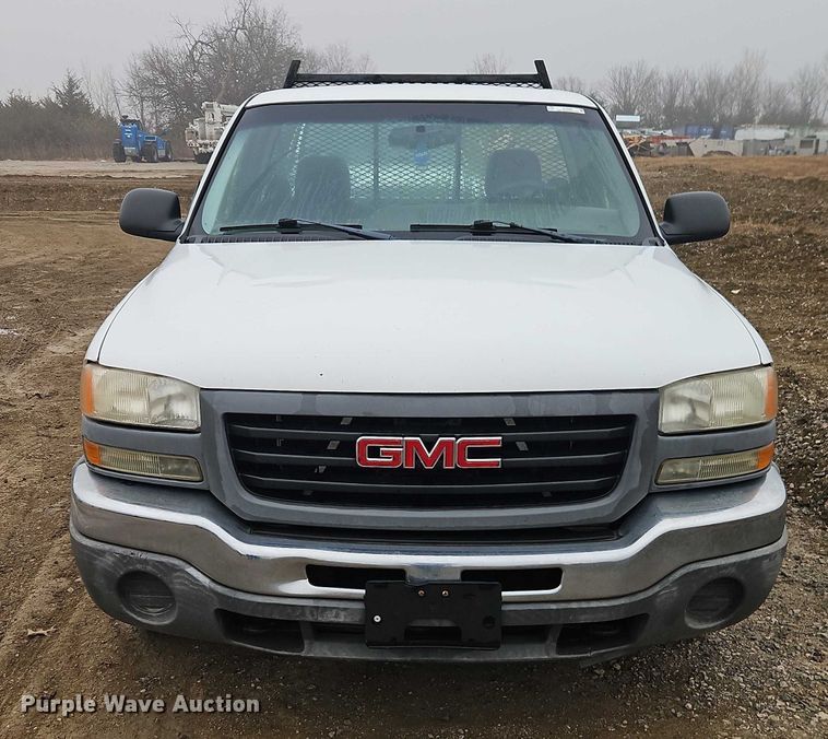 image for item EO4848 2005 GMC Sierra 1500 pickup truck