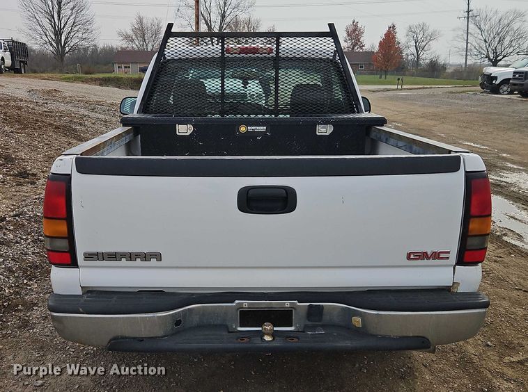 image for item EO4848 2005 GMC Sierra 1500 pickup truck