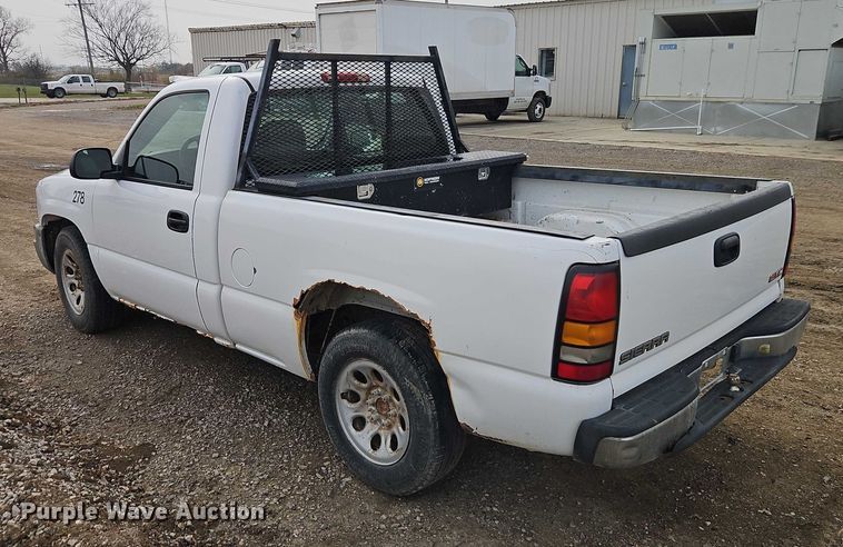 image for item EO4848 2005 GMC Sierra 1500 pickup truck