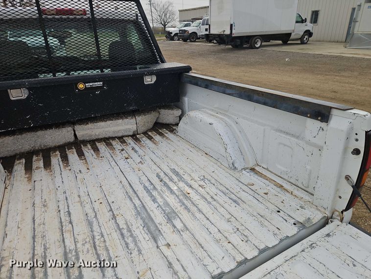 image for item EO4848 2005 GMC Sierra 1500 pickup truck