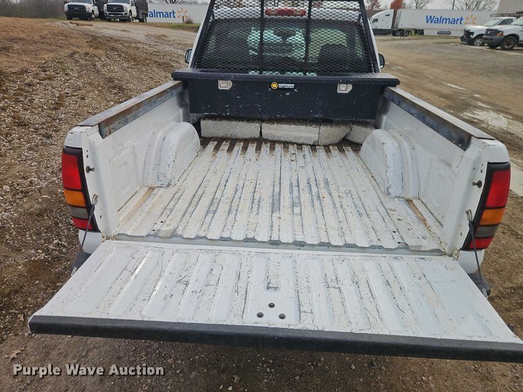 image for item EO4848 2005 GMC Sierra 1500 pickup truck