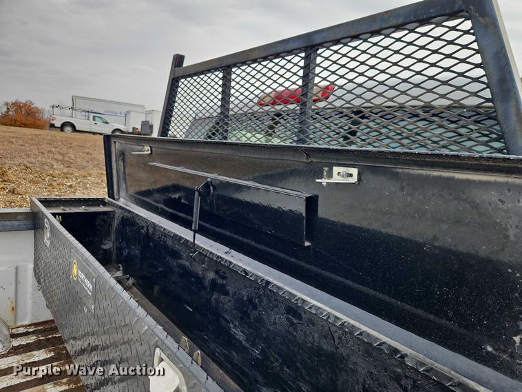 image for item EO4848 2005 GMC Sierra 1500 pickup truck