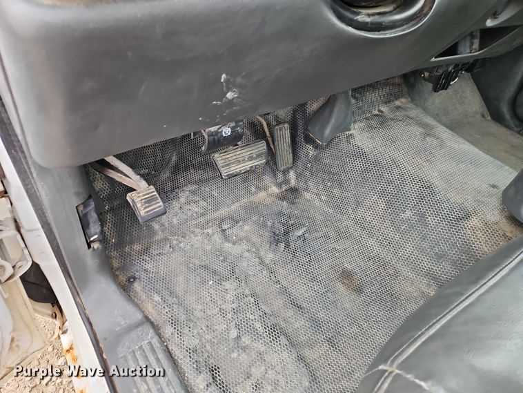 image for item EO4848 2005 GMC Sierra 1500 pickup truck