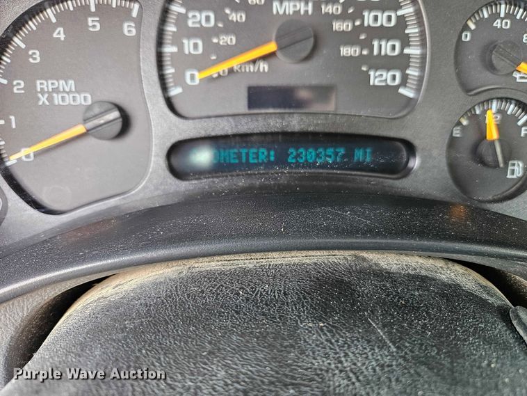 image for item EO4848 2005 GMC Sierra 1500 pickup truck