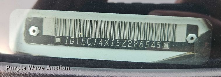 image for item EO4848 2005 GMC Sierra 1500 pickup truck