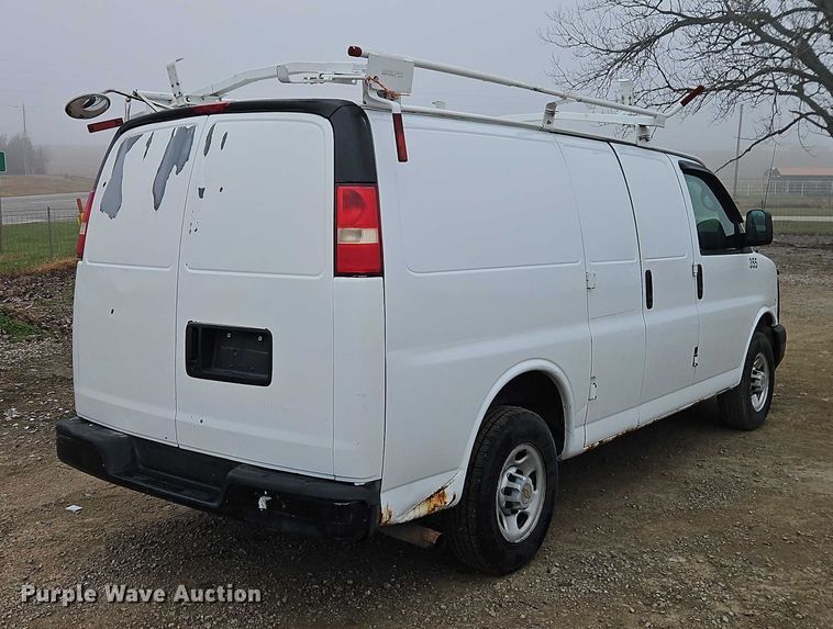 image for item EO4850 2005 Chevrolet Express 2500  van