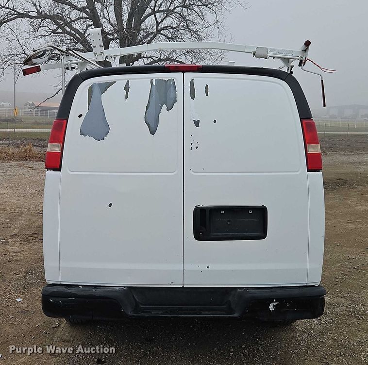 image for item EO4850 2005 Chevrolet Express 2500  van