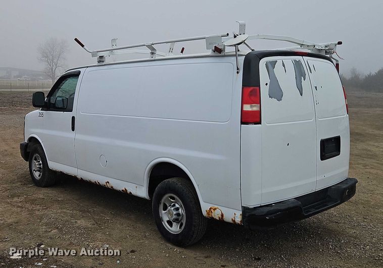 image for item EO4850 2005 Chevrolet Express 2500  van