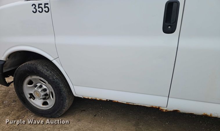 image for item EO4850 2005 Chevrolet Express 2500  van