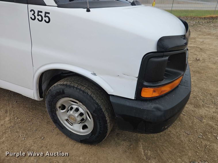 image for item EO4850 2005 Chevrolet Express 2500  van