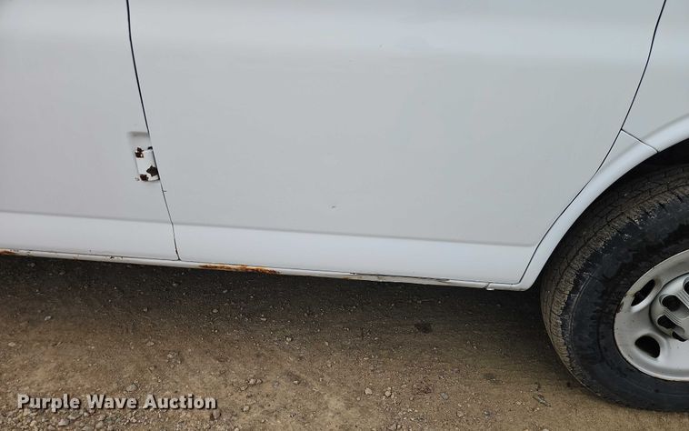 image for item EO4850 2005 Chevrolet Express 2500  van