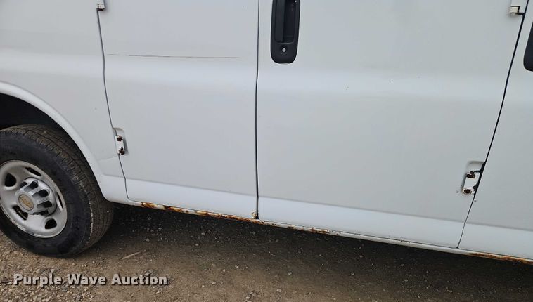 image for item EO4850 2005 Chevrolet Express 2500  van