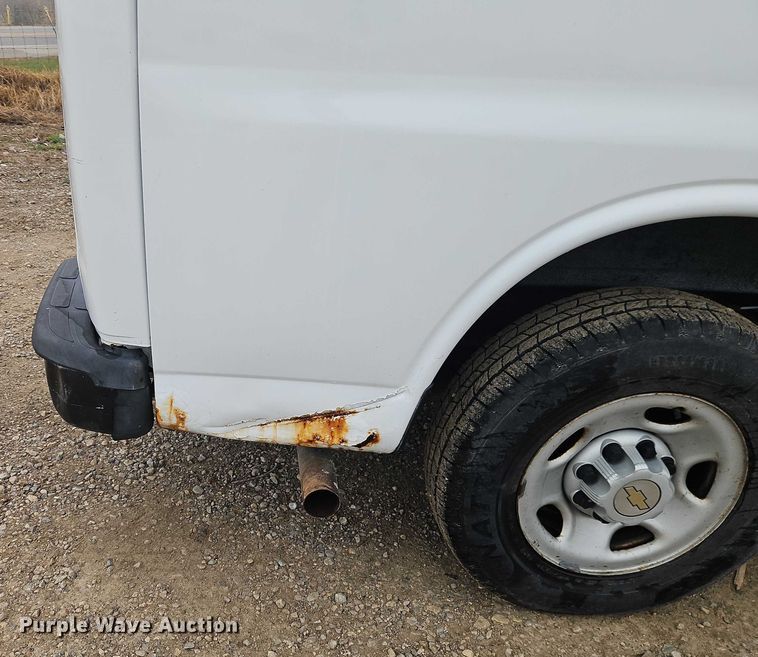 image for item EO4850 2005 Chevrolet Express 2500  van