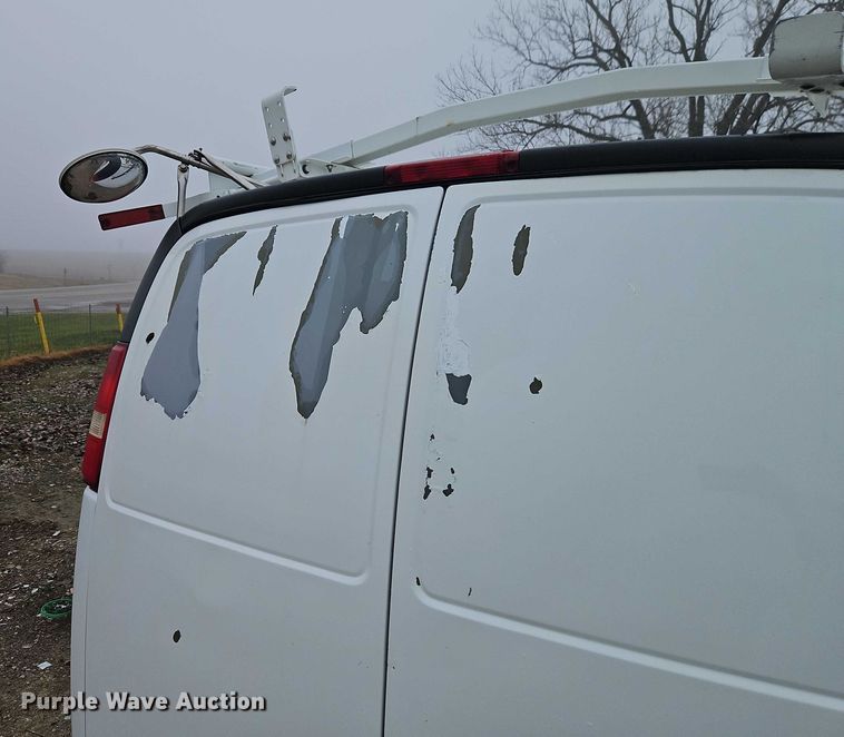 image for item EO4850 2005 Chevrolet Express 2500  van
