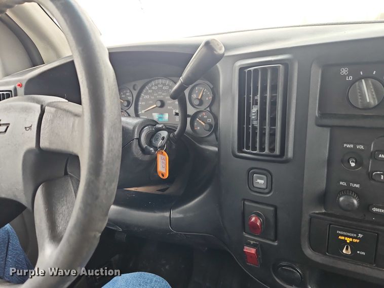 image for item EO4850 2005 Chevrolet Express 2500  van