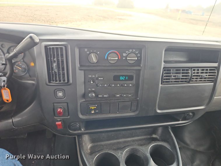 image for item EO4850 2005 Chevrolet Express 2500  van