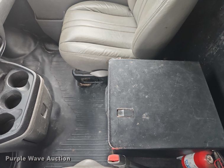 image for item EO4850 2005 Chevrolet Express 2500  van