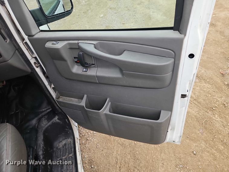 image for item EO4850 2005 Chevrolet Express 2500  van