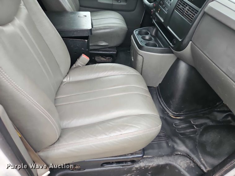 image for item EO4850 2005 Chevrolet Express 2500  van