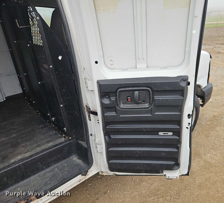 image for item EO4850 2005 Chevrolet Express 2500  van