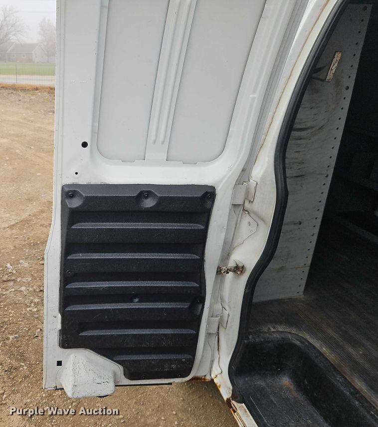 image for item EO4850 2005 Chevrolet Express 2500  van