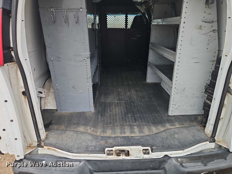 image for item EO4850 2005 Chevrolet Express 2500  van