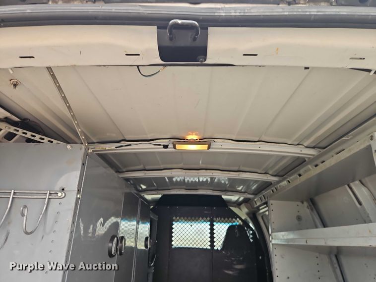 image for item EO4850 2005 Chevrolet Express 2500  van