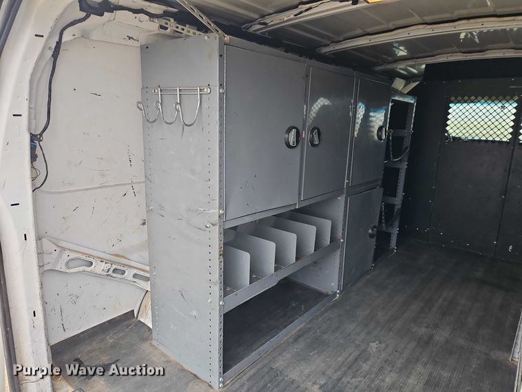 image for item EO4850 2005 Chevrolet Express 2500  van