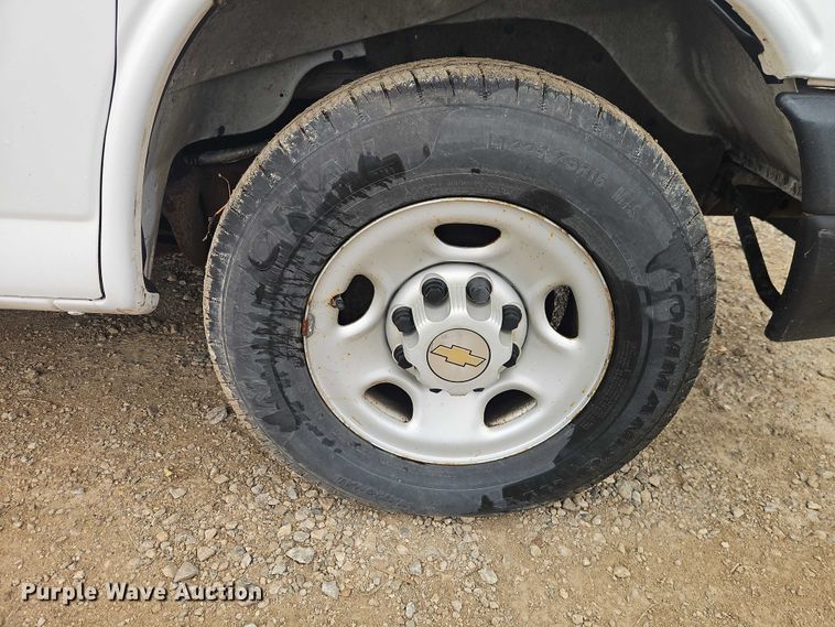 image for item EO4850 2005 Chevrolet Express 2500  van