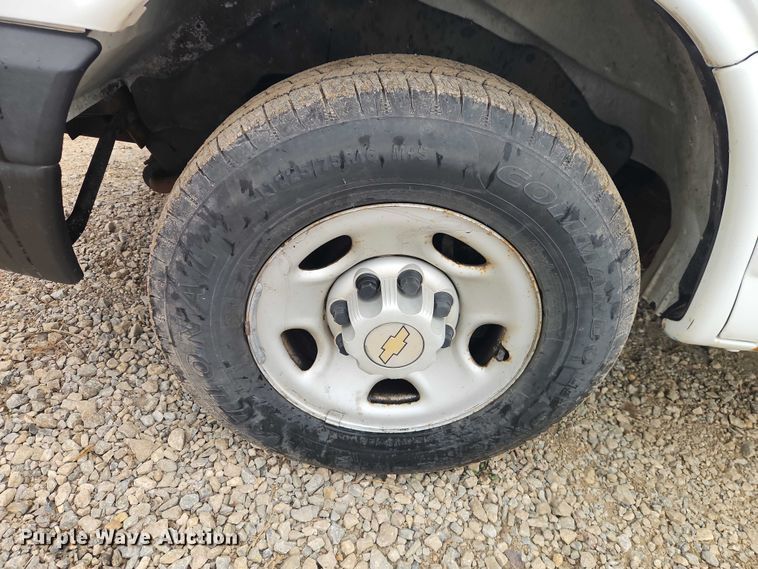 image for item EO4850 2005 Chevrolet Express 2500  van