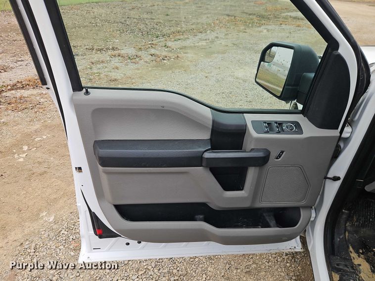 image for item EO4852 2017 Ford F150 XL SuperCab pickup truck