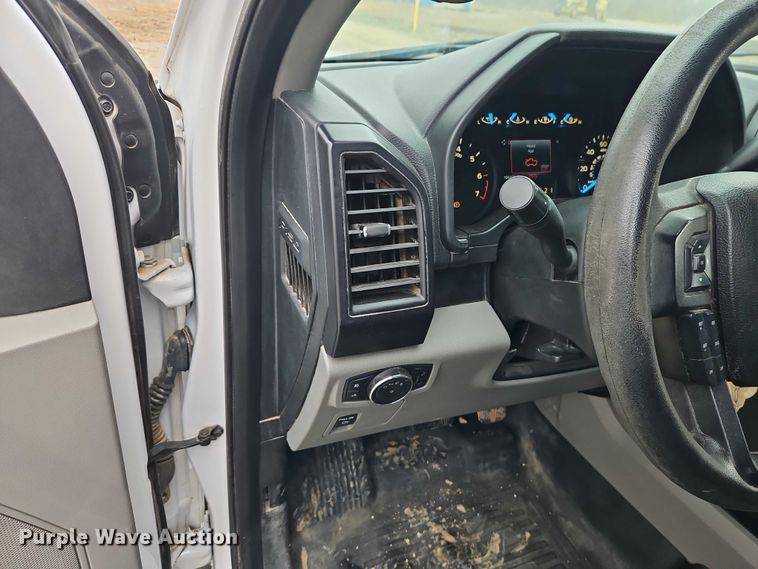 image for item EO4852 2017 Ford F150 XL SuperCab pickup truck