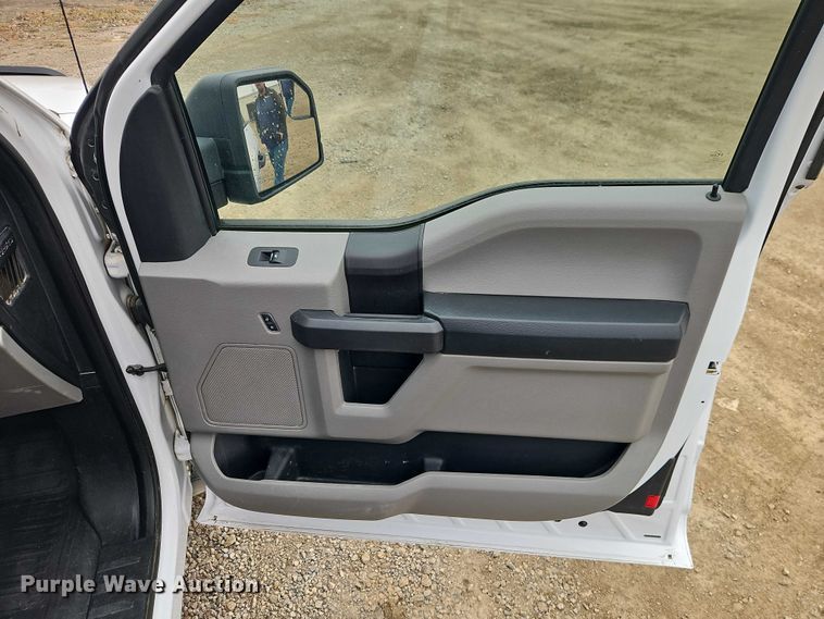 image for item EO4852 2017 Ford F150 XL SuperCab pickup truck