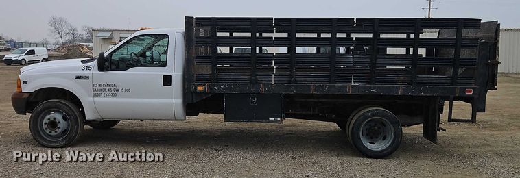 image for item EO4854 2000 Ford F450 Super Duty flatbed truck