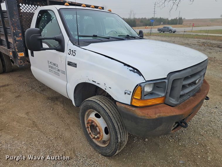 image for item EO4854 2000 Ford F450 Super Duty flatbed truck