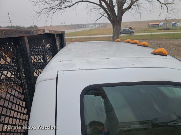 image for item EO4854 2000 Ford F450 Super Duty flatbed truck