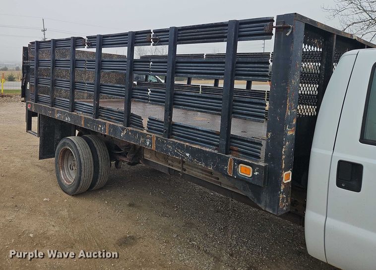 image for item EO4854 2000 Ford F450 Super Duty flatbed truck