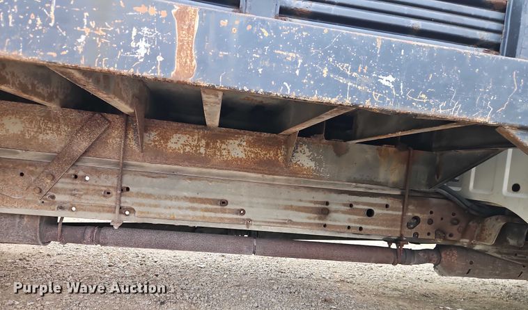 image for item EO4854 2000 Ford F450 Super Duty flatbed truck