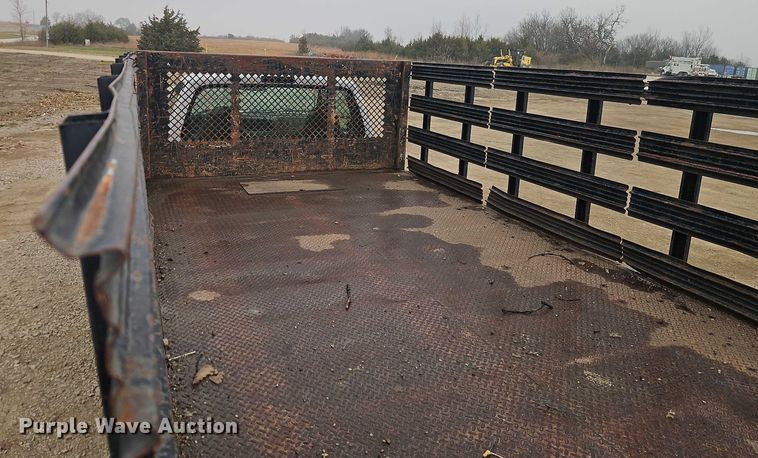 image for item EO4854 2000 Ford F450 Super Duty flatbed truck