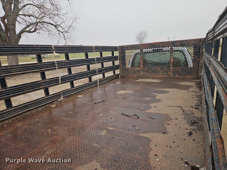 image for item EO4854 2000 Ford F450 Super Duty flatbed truck